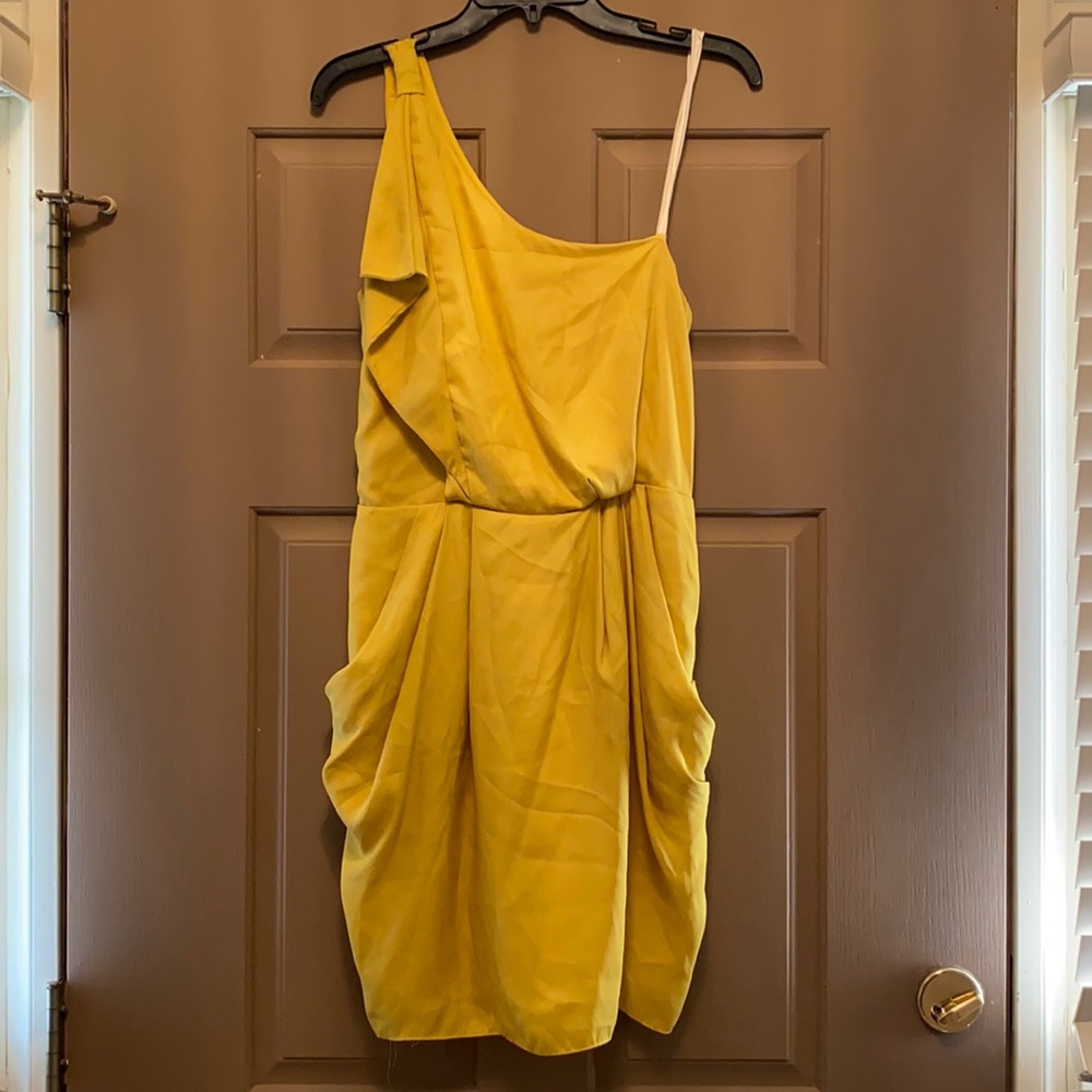 BCBGeneration sexy one shoulder dress size Medium - Picture 3 of 6